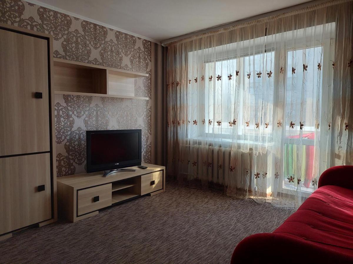 Однокімнатна На Проспекті Соборності, Біля Там-Таму Lutsʼk Dış mekan fotoğraf